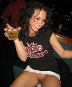 Showing her pussy in cafe [IMG]