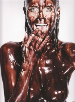 I would literally clean Heidi Klum up with my tongue.