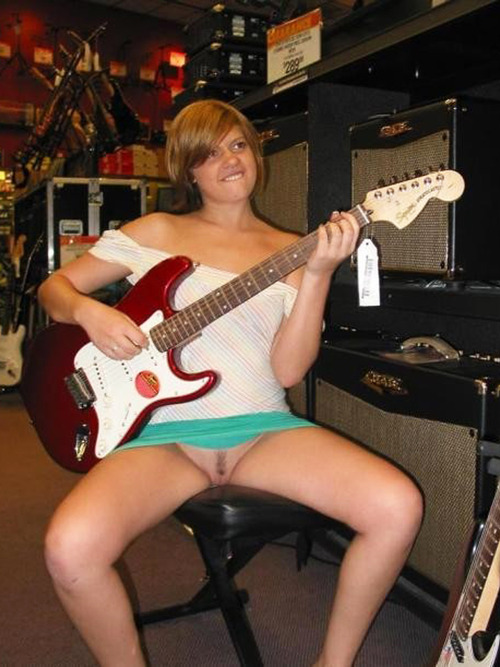 Pussy in music shop [IMG]