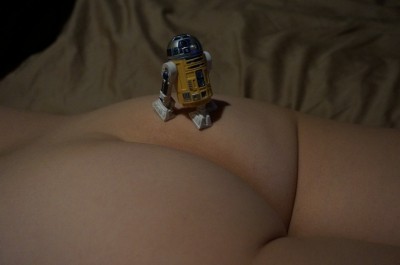 Artoo dat ass too. [f]