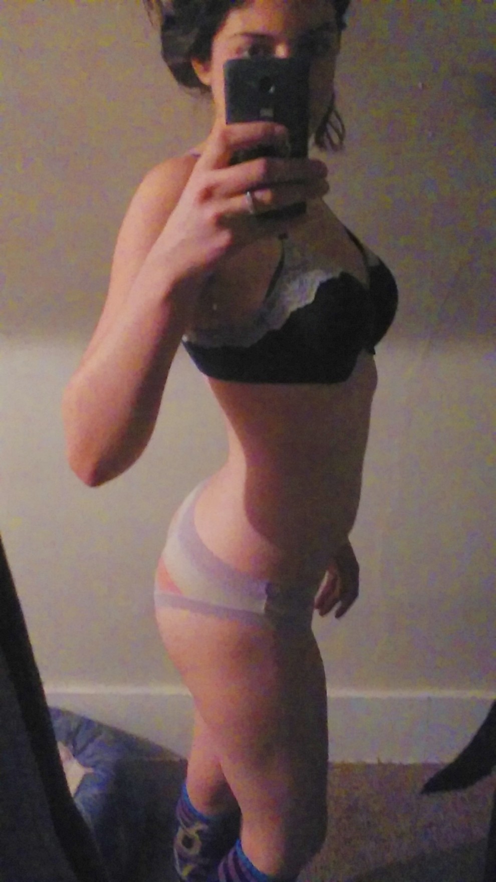 [F] Getting ready to grab a couple drinks