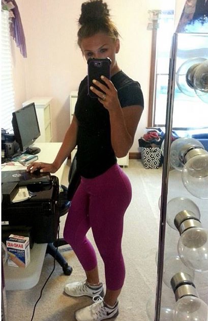 Selfie in Purple Yogas