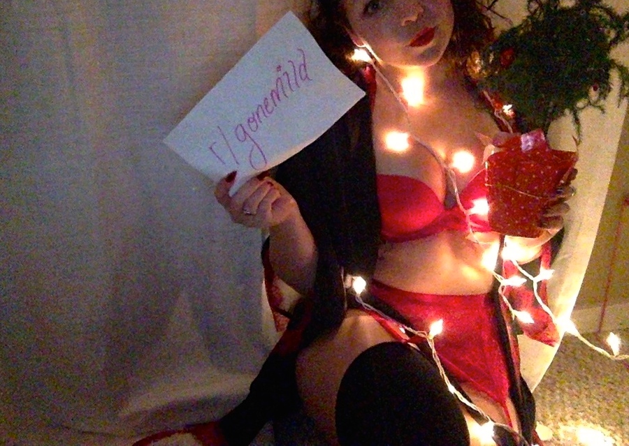 Sidebar Contest Submission. Sorry my Christmas tree is so tiny. Happy Holidays xx [f]