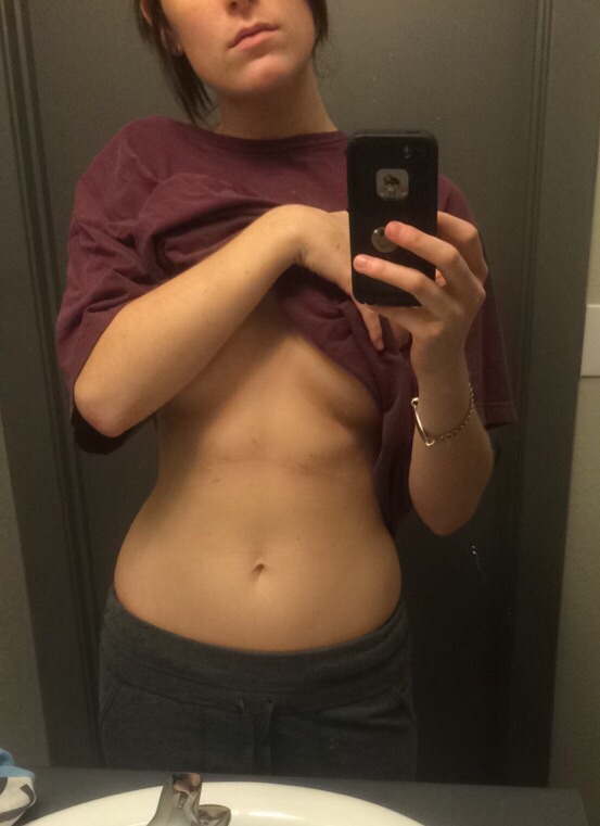 Comfy sweatpants and some lovely underboob: a winning combination. I feel sexy tonight. [f]