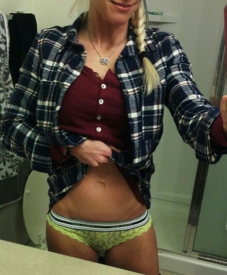 I can't seem to match this flannel with my thongs.. Ooh well