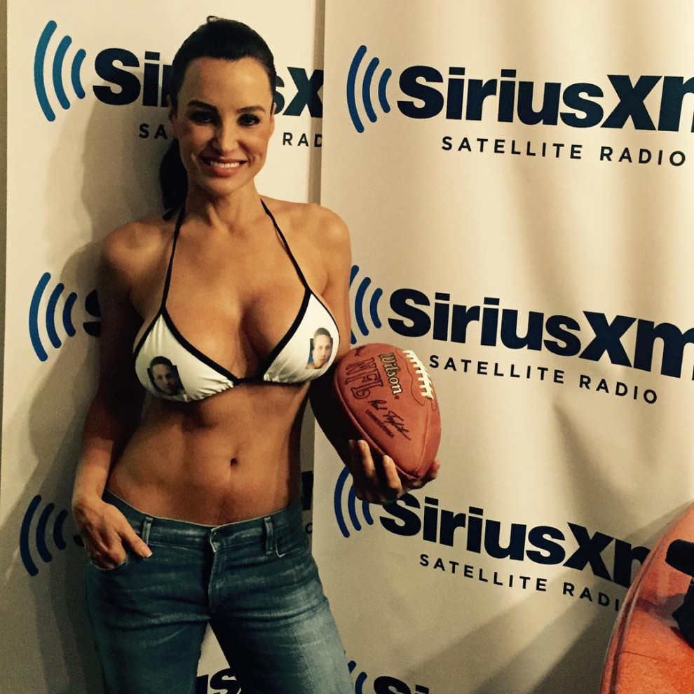 Lisa Ann posing