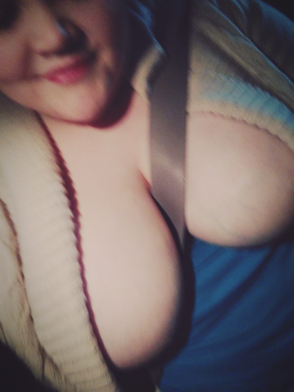 seatbelt boobs