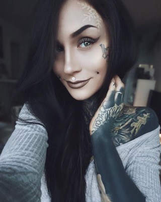 Monami Frost