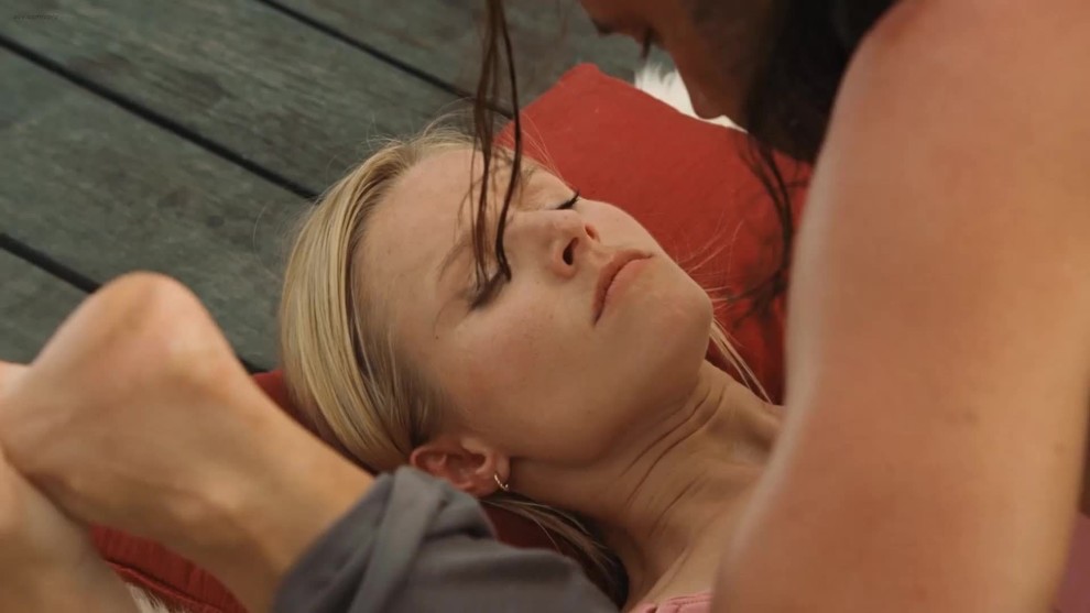 Kristen Bell @ Couples Retreat (2009)