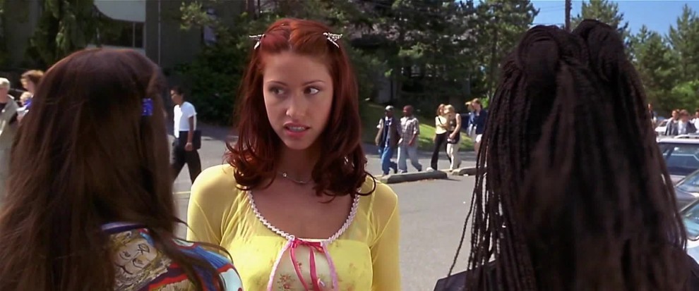 Shannon Elizabeth in Scary Movie