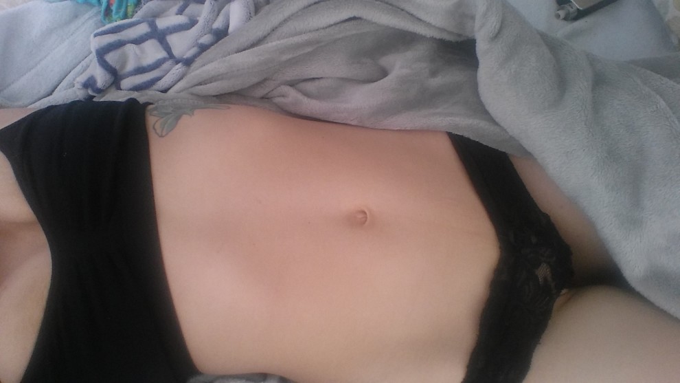 Mild tummy (f)