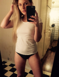 My boifriend broke up with me and I'm lonely :( Can you help me feel better? my snapchat is oliviamady