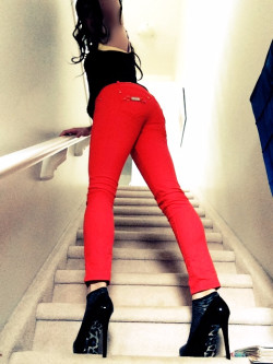 Red pants... yellow underneath the black... feeling the spring fever!