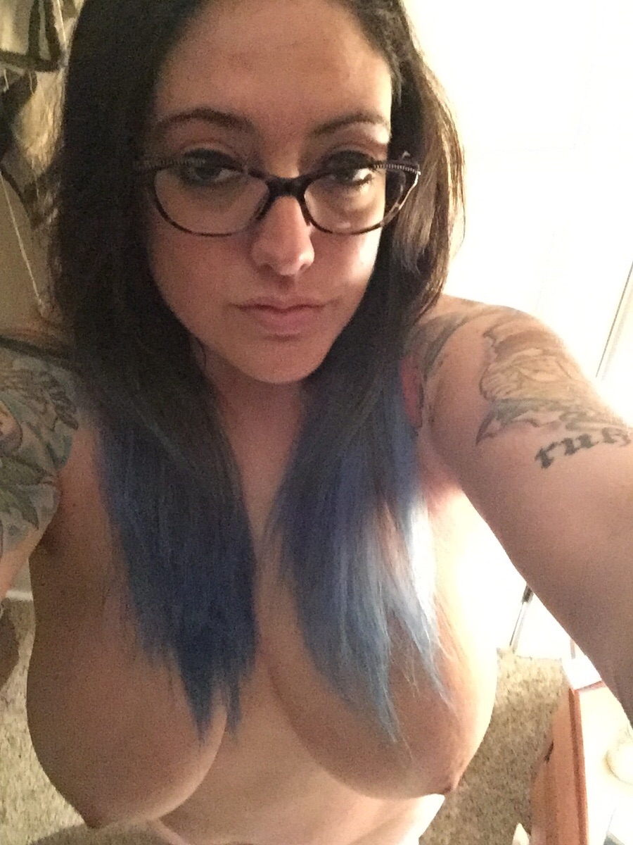 Screwed and tattoed (f)