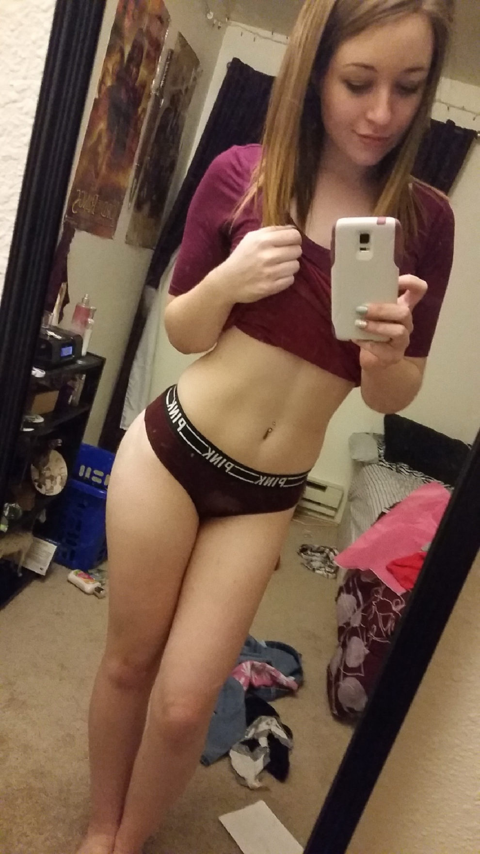 Brunette girl looking to trade. My snapchat is kateanney
