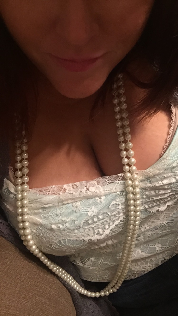 Had a date tonight. Didn't go well. So cleavage (f)or you instead.