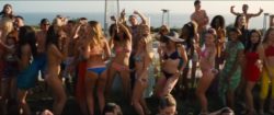 Random bikini plot from "Entourage" (2015)