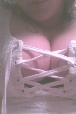 New shirt!!! (AkA excuse to show you my tits!) Whatcha think??(f)