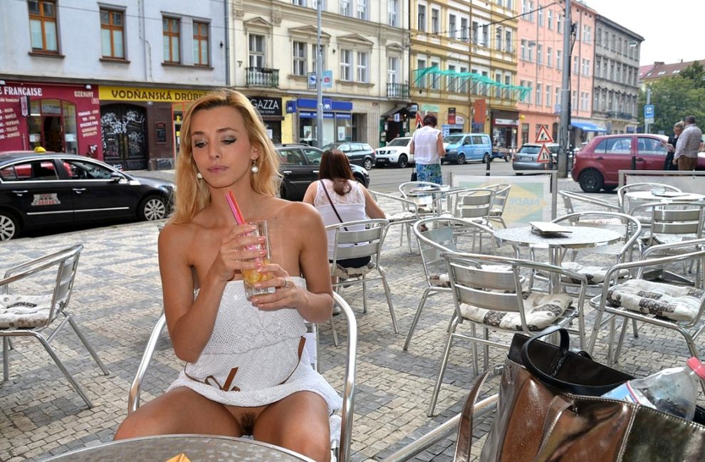 Outdoor Cafe [IMG]