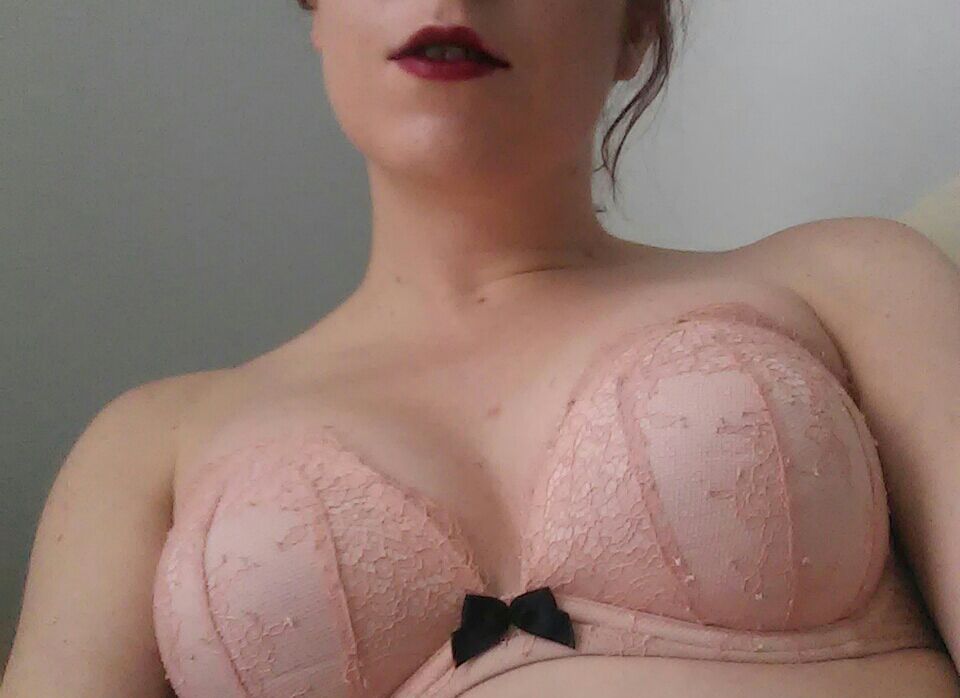 Pretty in pink (f) ;)