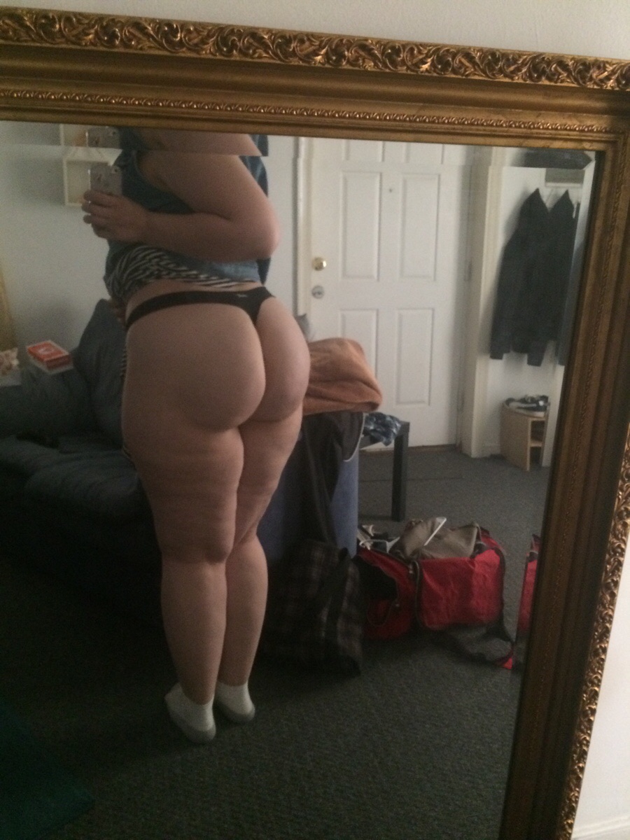 Sneaky butt pics in my (f)riends living room are fun