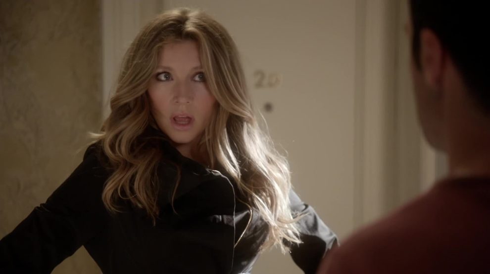 Sarah Chalke - Revealing the Plot