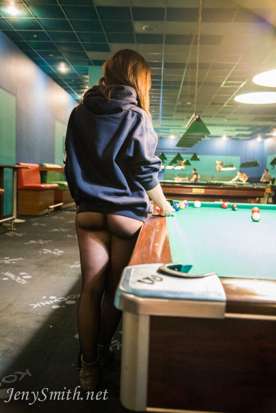 [IMG]Playing Pool