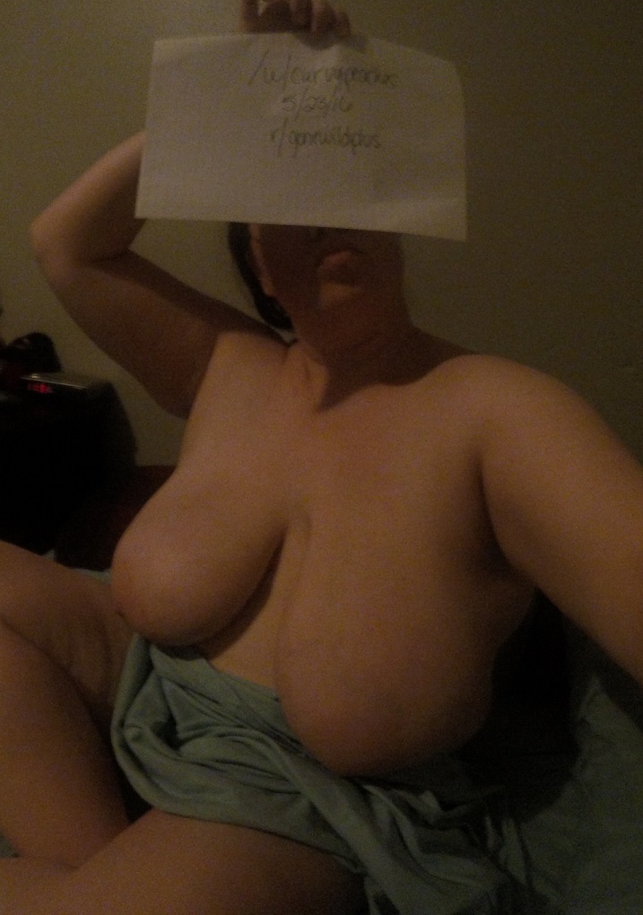 [Verification] Ready [f]or bed! Anyone want to curl up next to me?