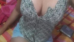 [F]resh outfit for a hot day