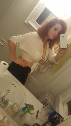 Just a sneak peak. Would love to know if you'd like more :) 21/F [OC]