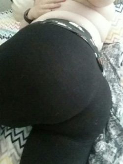 Just my fat ass in some yoga pants. ???????? ))((