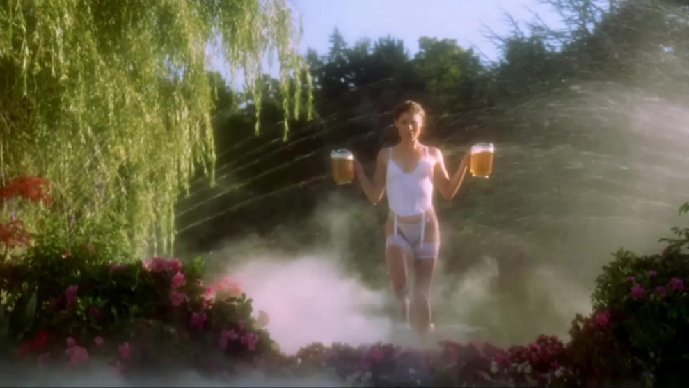 Julie Bowen - Sexy White Lingerie and Beer Plot - Happy Gilmore [1MIC]