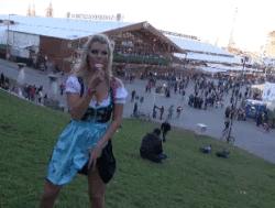 Girl Naughty In Public Place [GIF]