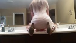 Bouncing on the sink