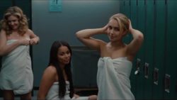 Hayden Panettiere's locker room side plot