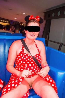 Minnie Mouse forgot her panties at rhe Magic Kingdom/Disney - [IMG] - Album link in comments