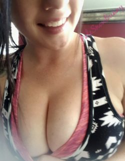 Just a little cleavage to start your morning!