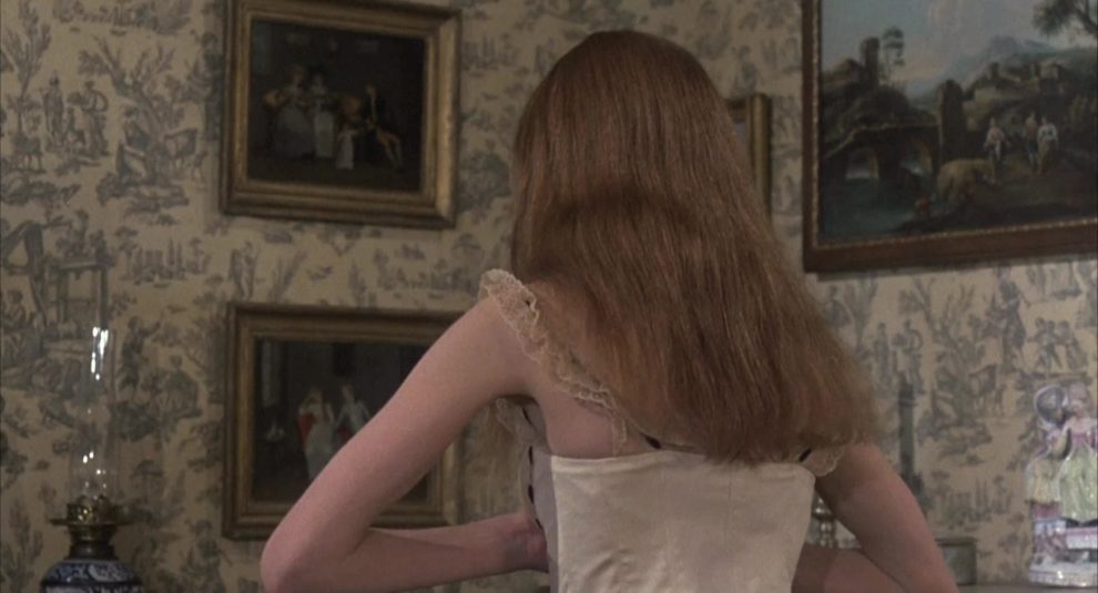 Madeline Smith & Ingrid Pitt - The Vampire Lovers (1970)
