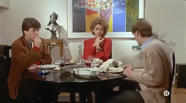 Corrinne Touzet teasing plot in "L'amour propre ne le reste jamais très longtemps" (1985)