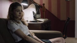 Natalia Dyer (Stranger Things) watches it for the plot