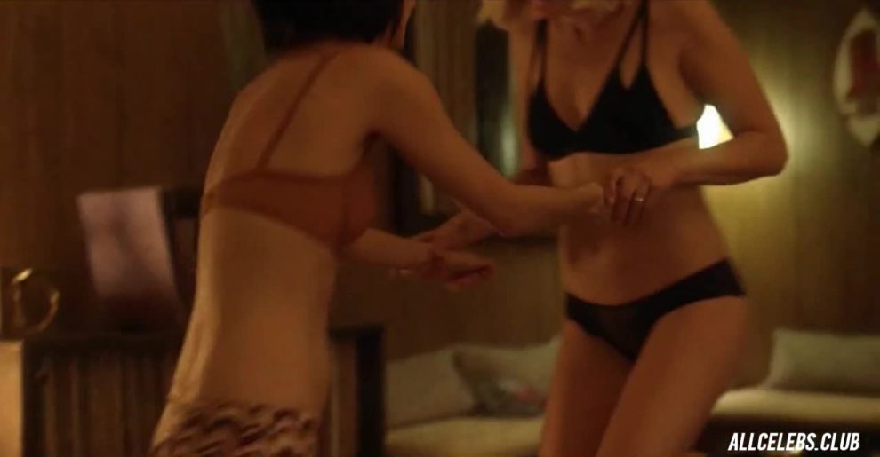 Malin Akerman and Kate Micucci (in Netflix series 'Easy')