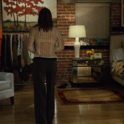 How do you edit gifs in a way that you only see what you want to? Like this for ex. Jessica Biel's awesome plot - the actual scene this gif's taken from is does not look like the gif