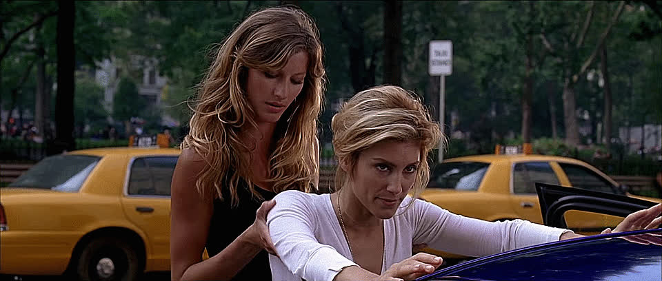 Gisele Bundchen & Jennifer Esposito