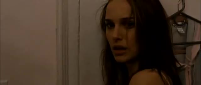 Natalie Portman and Mila Kunis lesbian scene in Black Swan