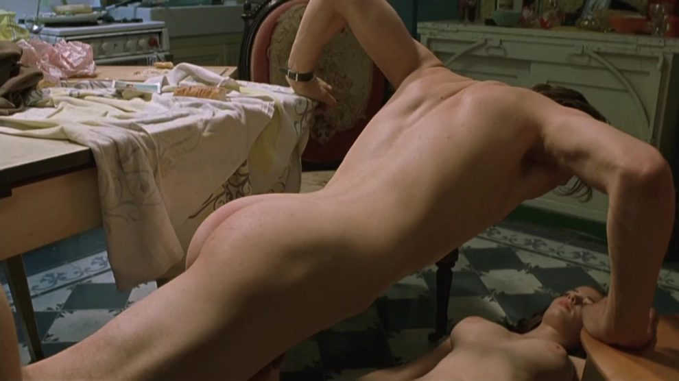 Eva Green fully nude and unshaved in The Dreamers