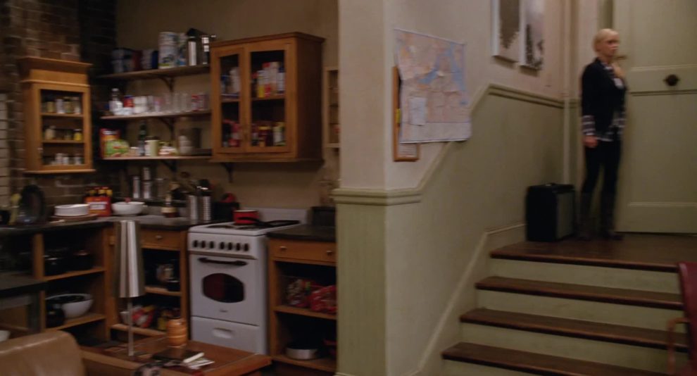 Naked woman in the kitchen plot from What's Your Number (2011)
