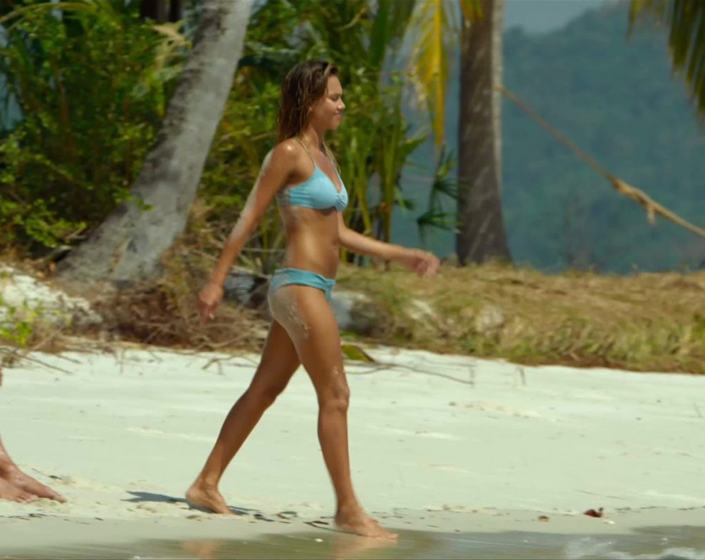 Jessica Alba bikini plot from Mechanic: Resurrection