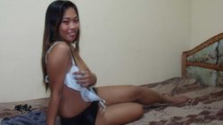 Slutty Asian bargirls slurps on vacationer cock prior to intercourse