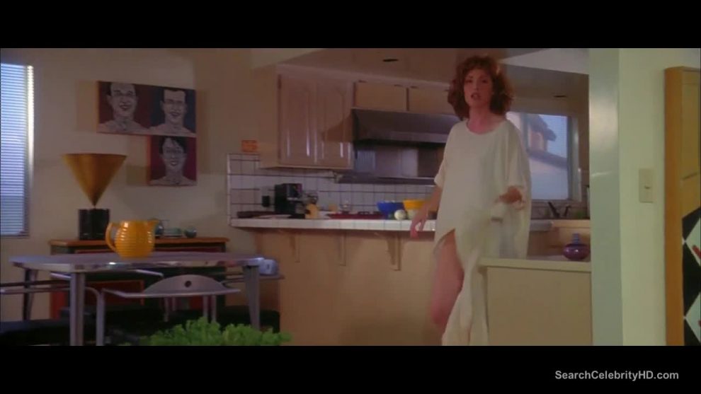 Julianne Moore Bottomless in Short Cuts (1993)